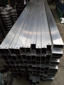 fabrica-de-postes-de-aluminio