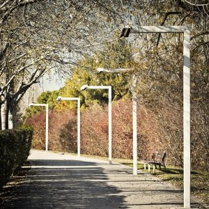 Poste Girafa Engastado Aço