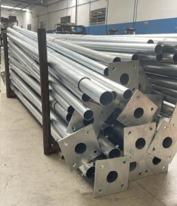 Fábrica de Postes Galvanizados 