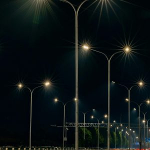 Poste de Aço 7 Metros Pintado com Luminária Led